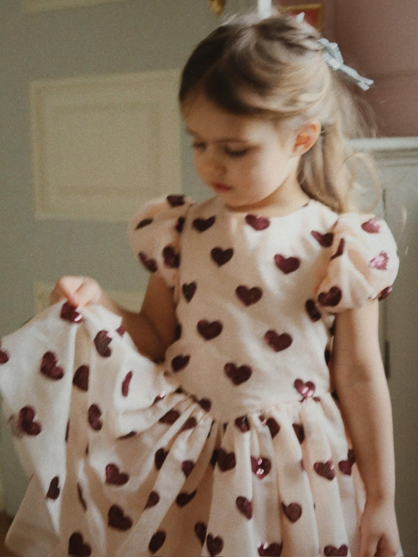 KIDS CLOSET
